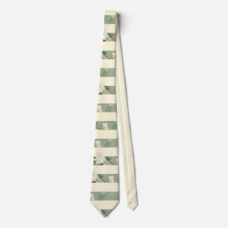 Elegante saliegroene en crèmekleurige gestreepte b stropdas