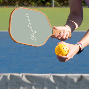 Elegante saliegroene handgeschreven script naam op pickleball paddle