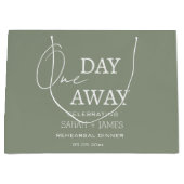 Elegante saliegroene huwelijksfeest één dag voorui groot cadeauzakje (Voorkant)