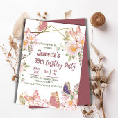 Elegante schattige roze bloemenvlinder 35e verjaar kaart