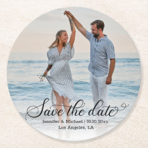 Elegante script aangepaste foto save the date ronde kartonnen onderzetter