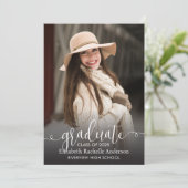 Elegante Script Foto Afstudeer Uitnodiging (Staand voorkant)