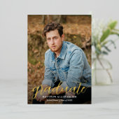 Elegante Script Goud Folie Foto Afstuderen Uitnodiging (Staand Voorkant)