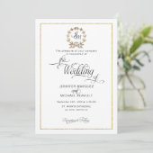 Elegante Script Gouden Krans Monogram Foto Bruilof Kaart (Staand voorkant)