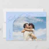 Elegante Script Icy Blauwe Gebogen Frame Foto Save The Date (Voorkant)