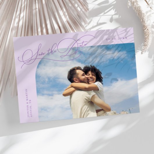 Elegante Script Paarse Gebogen Frame Foto Save The Date