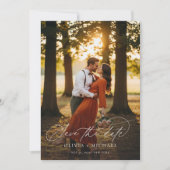 Elegante Script Simpele Trouwfoto Save The Date (Voorkant)