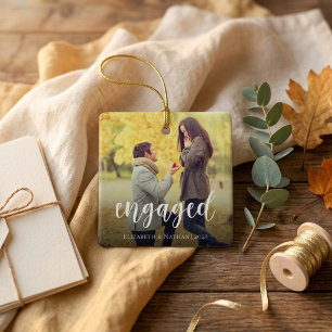 Elegante Script Verloving Foto Kerstmis Keramisch Ornament