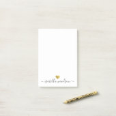 Elegante scriptnaam namaak goud folie hart post-it® notes (Op bureau)