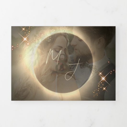 Elegante Sepia Solar Eclipse Custom Foto Bruiloft Drieluik Uitnodiging (Cover)