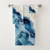 ÉLÉGANTE SERVIETTE DE BAIN BLANC MARINE BLEUE (En situation)