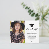 Elégante simple grad photo graduation invitation (Debout devant)