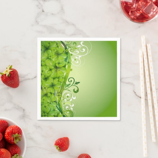 Elegante St. Patrick's Day Shamrocks en Scrolls Servet (Insitu)