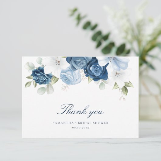 Elegante Stofblauwe Bloemige Eucalyptus Bruiloft F Bedankkaart (Staand voorkant)