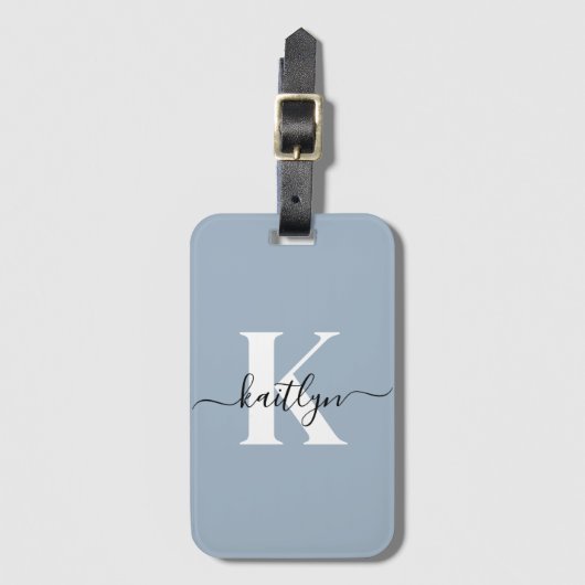 Elegante Stofblauwe Script Monogram Bagagelabel (Voorkant (verticaal))