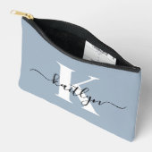 Elegante Stofblauwe Script Monogram Etui (Open)