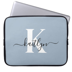 Elegante Stofblauwe Script Monogram Laptop Sleeve