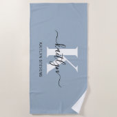 Elegante Stofblauwe Script Monogram Strandlaken (Voorkant)