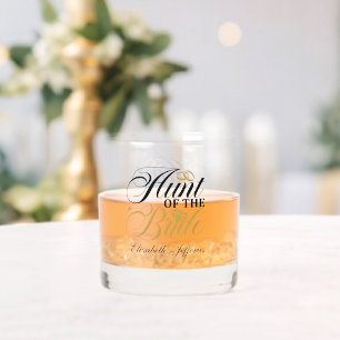 Elegante tante van de bruid voeg naam toe whisky glas