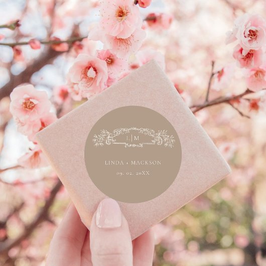 Elegante Taupe botanische kam monogram bruiloft Ronde Sticker