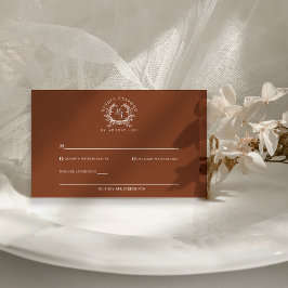 Elegante Terra Cotta Monogram Crest QR Code Trouwd RSVP Kaartje