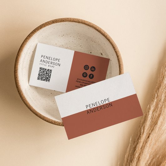 Elegante terracotta minimalistische QR-code Modern Visitekaartje