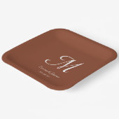 Elegante Terracotta Monogram Huwelijksfeest Cockta Papieren Bordje (Gebogen)