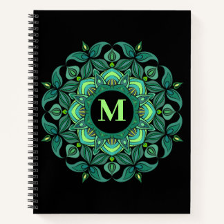 Elegante tinten van groene mandala bloeien monogra notitieboek