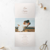 Elegante Trifold Voeg foto bruiloft uitnodiging (Binnen)