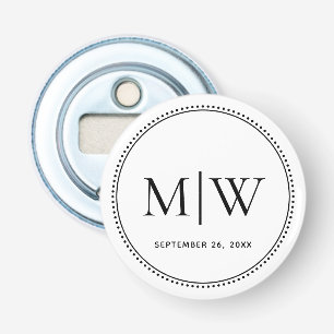 Elegante Trouwdatum Koppel Monogram Wit Button Flesopener