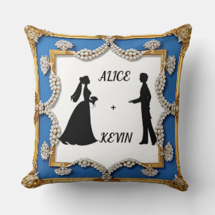 Elegante trouwsilhouette met sierlijke parel kussen