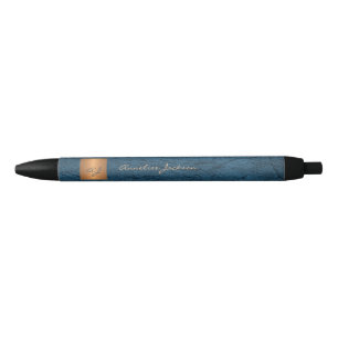 Elegante vergulde naam in monogram schrift op kant zwarte inkt pen