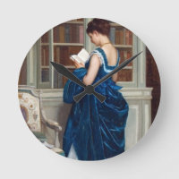 Elegante victoriaanse vrouw lezend in bibliotheek