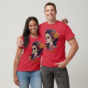 Elegante Vrouw met Schedel van Suiker voor de Dag T-shirt