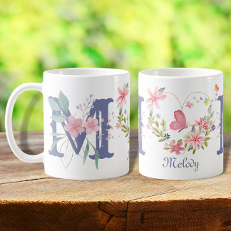 Elegante Waterverf Bloemen Vlinder Monogram M Koffiemok