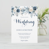 Elegante Waterverf Dusty Blue White Floral Wedding Kaart (Staand voorkant)
