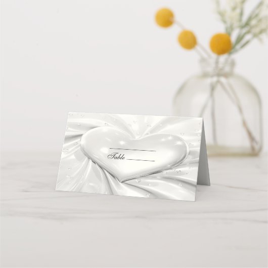 Elegante White Cream Heart Place Card (Voorkant)