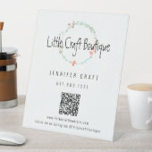 Elegante Wildflower Line Art Wreath QR-code Reclamebord Met Voetstuk (Insitu)