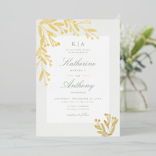 Elegante Winter Gouden Mistletoe Monogrammen Bruil Folie Uitnodiging (Staand Voorkant)