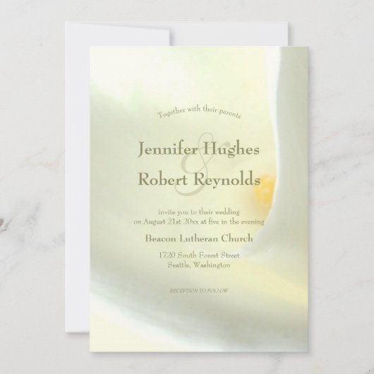 Elegante witte Calla Lily bruiloft uitnodiging (Voorkant)