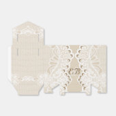 Elegante witte kant met parels beige bruiloft bedankdoosjes (Uitgevouwen)