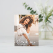 Elegante witte script bedank je foto afstudeercade briefkaart (Staand voorkant)