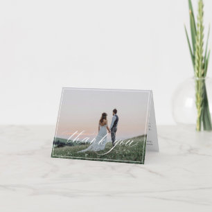 Elegante witte script huwelijksfoto bedankkaart