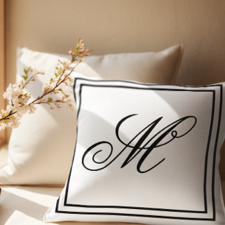 Elegante witte throw met custom monogram kussen