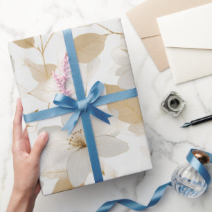 Elegante zachte gouden bloem witte bloempatroon cadeaupapier