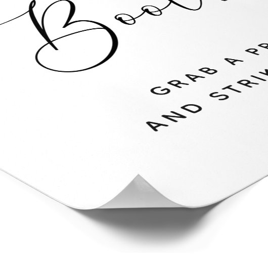 Elegante zwart-wit script bruiloftsfotocabine poster (Hoek)