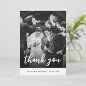 Elegante zwart-wit script foto trouwkaart bedankkaart (Staand voorkant)