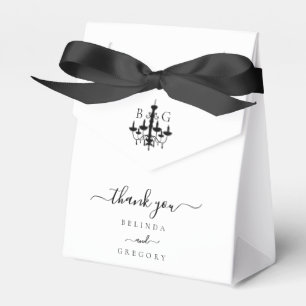 Elegante zwart witte kroonluchter monogram bruilof bedankdoosjes