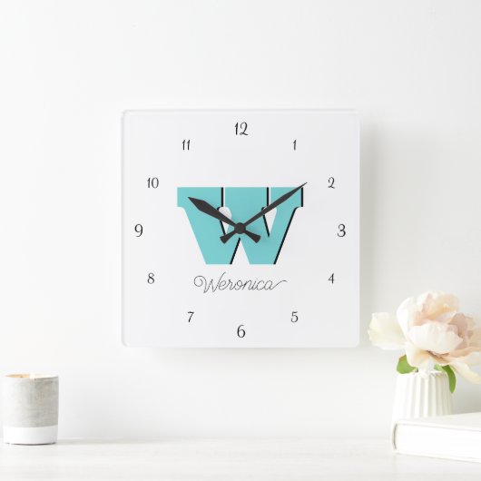 Elegante zwarte cijfers en pastel Blauwgroen monog Vierkante Klok (Huis)