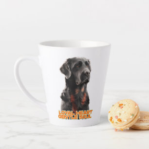 Elegante zwarte hond portret-realistische huisdier latte mok